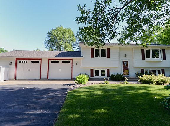 2nd image of 1751 Peltier Lake Dr