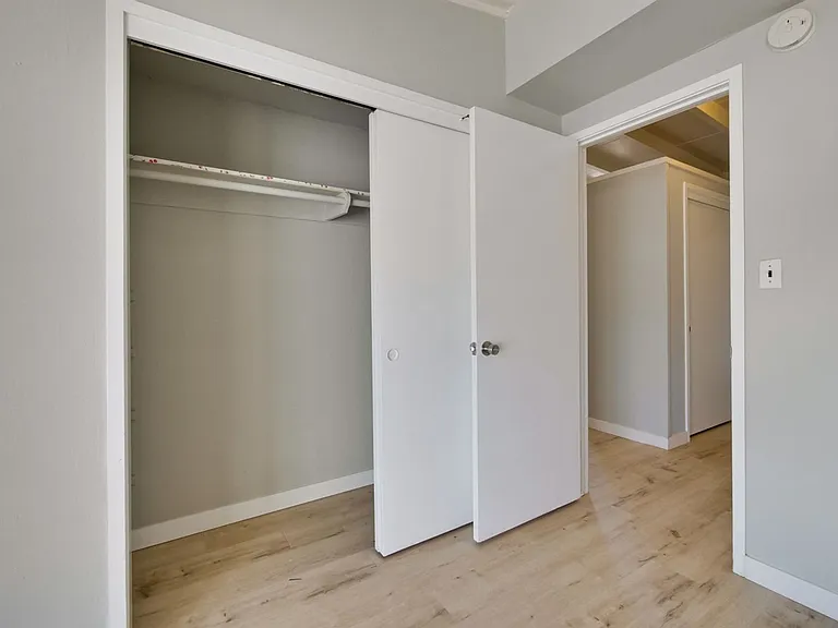 3049 Harding Ave — Photo 22