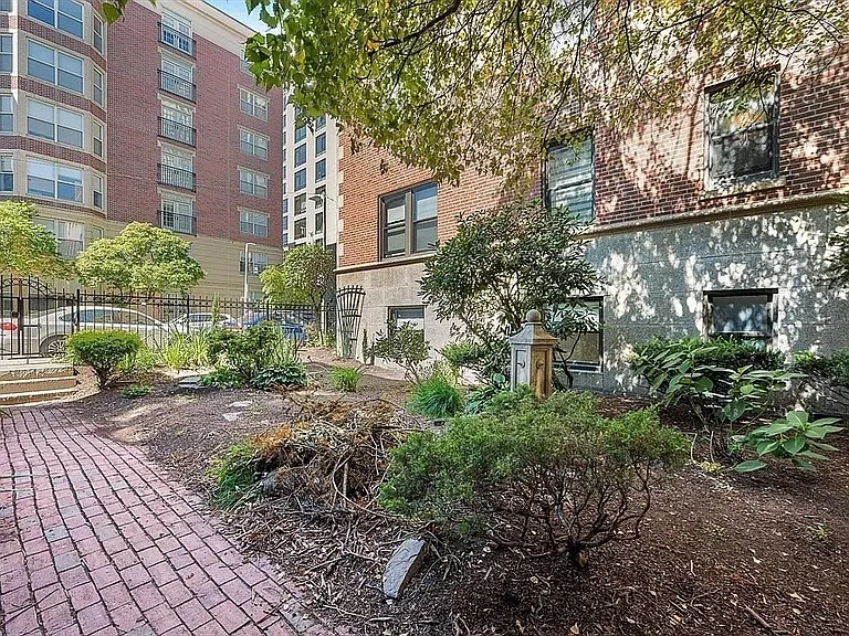 82 Jersey St #31 — Photo 17