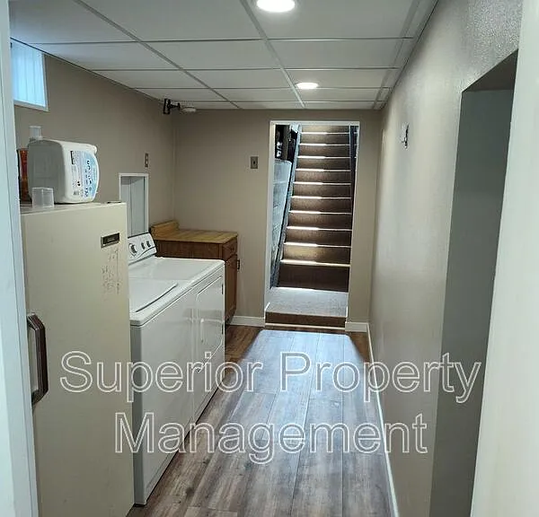 611 Seymour Ave — Photo 17