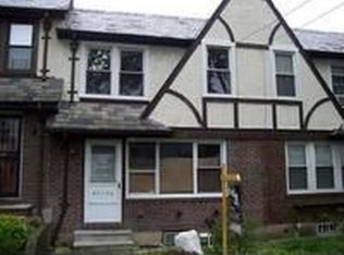 6790 Exeter St, Forest Hills, NY 11375