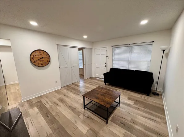 3131 Sw Fwy Unit C-35, Houston, TX 77007