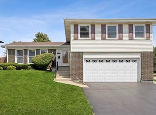 1423 Colony Ct, Lombard, IL 60148
