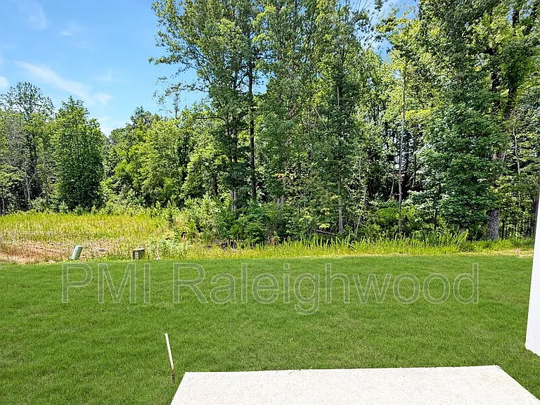 412 Cherry Laurel Dr — Photo 31