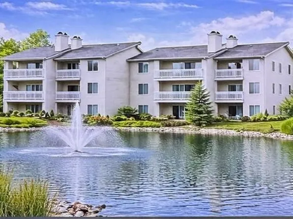 830 Deerwood Dr #14, Defiance, OH 43512