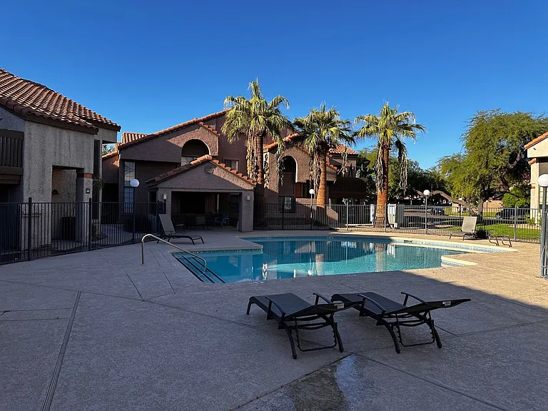 700 E Mesquite Cir #Q220 — Photo 4