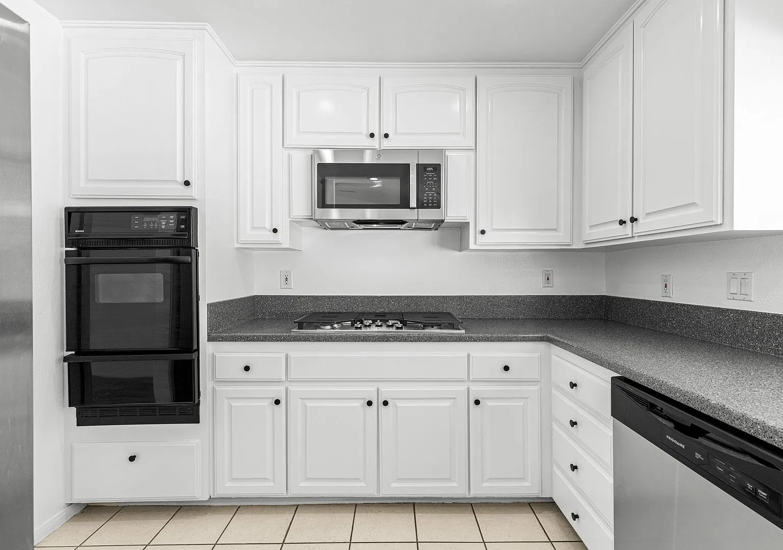 Refreshed 4Bd/2Ba Single Story Carlsbad Home! New carpet! Call to schedule showing! — Photo 3