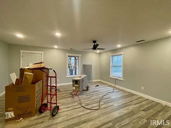 5th image of 814 N Oolitic Dr