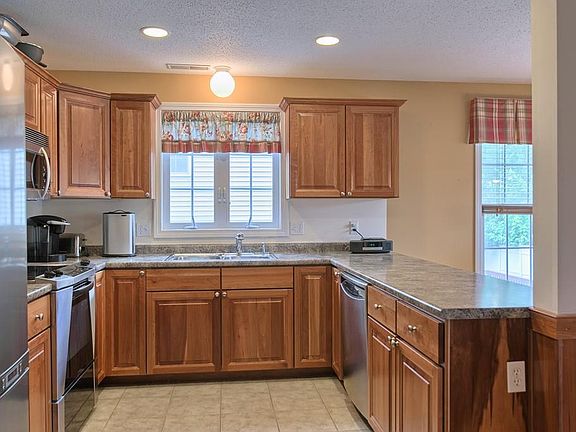 2nd image of 26 Farrwood Pl