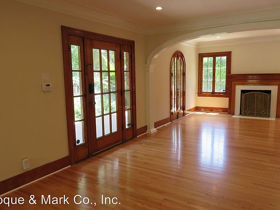 4th image of 609 S Burlingame Ave