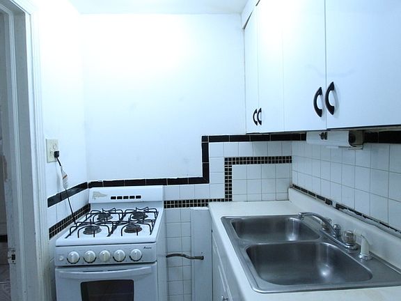 5th image of 6326 N Mozart St #Gf
