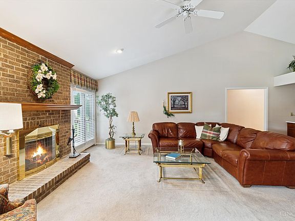4th image of 7985 Surreywood Dr