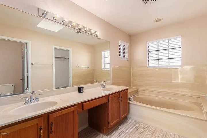 1326 W Clear Spring Dr — Photo 22