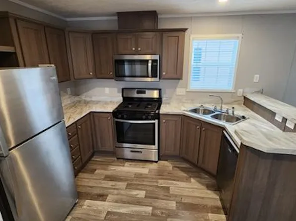 Liberty Village, 2343 Dogwood St, Liberty, MO 64068