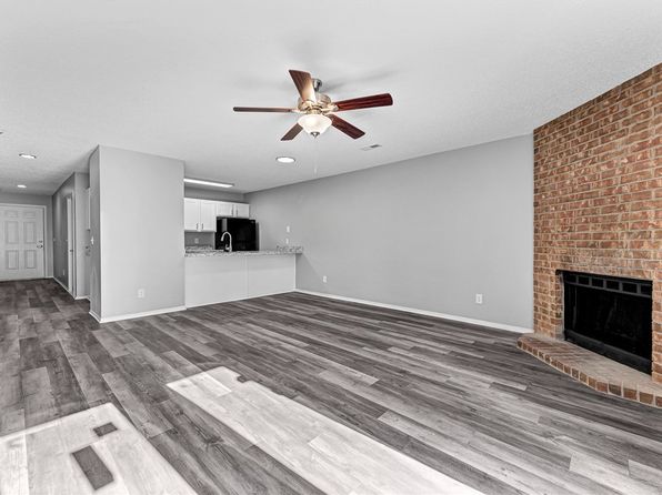 fayetteville-arkansas-448601819 picture