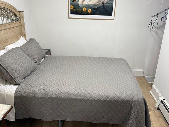 4th image of 87 Farquhar Ave #1