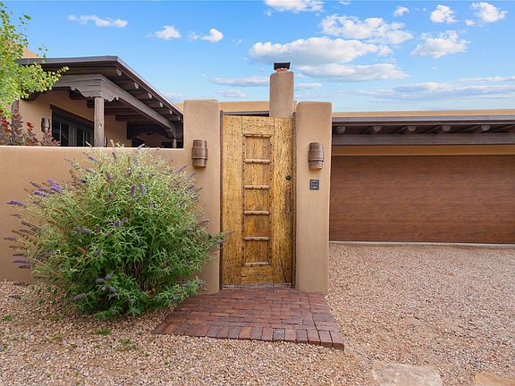 4th image of 306 Callecita Pl