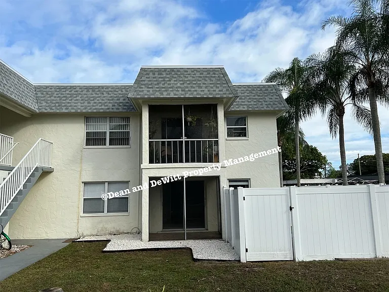 3305 Camelot Dr — Photo 20