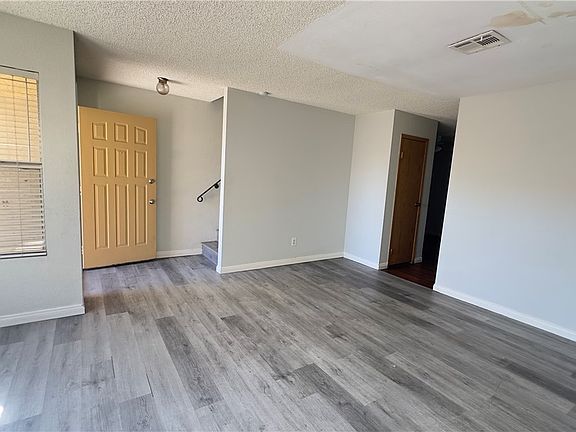 4th image of 543 Kristin Ln