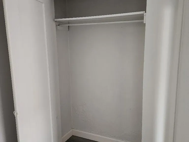 1552 E 21st St #1/4 — Photo 7