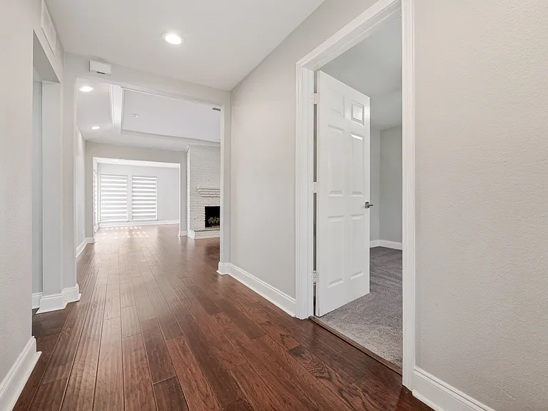 3236 Merrell Rd — Photo 15