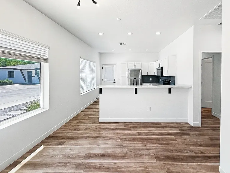 4202 N 10th St #4 — Photo 24