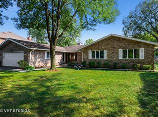 2825 Keystone Rd, Northbrook, IL 60062