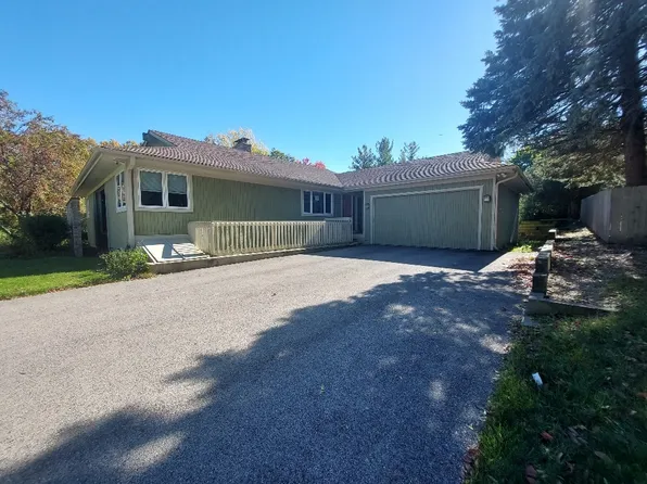 25511 W Lakeview Ave, Wauconda, IL 60084