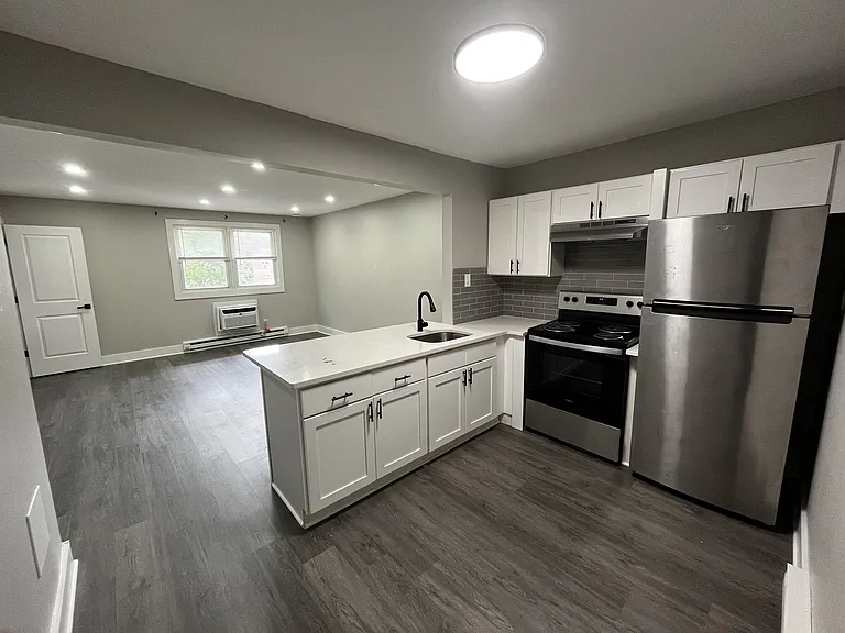 318 Columbia Ave #317 — Photo 3