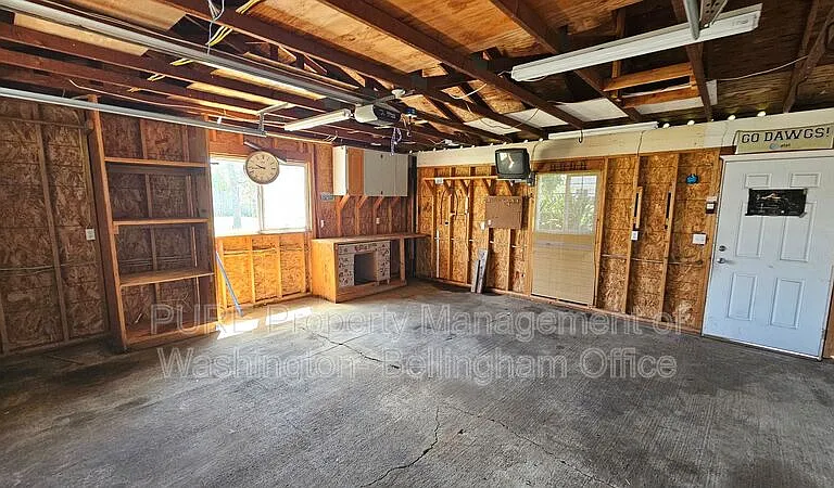 2400 Carpenter St — Photo 20
