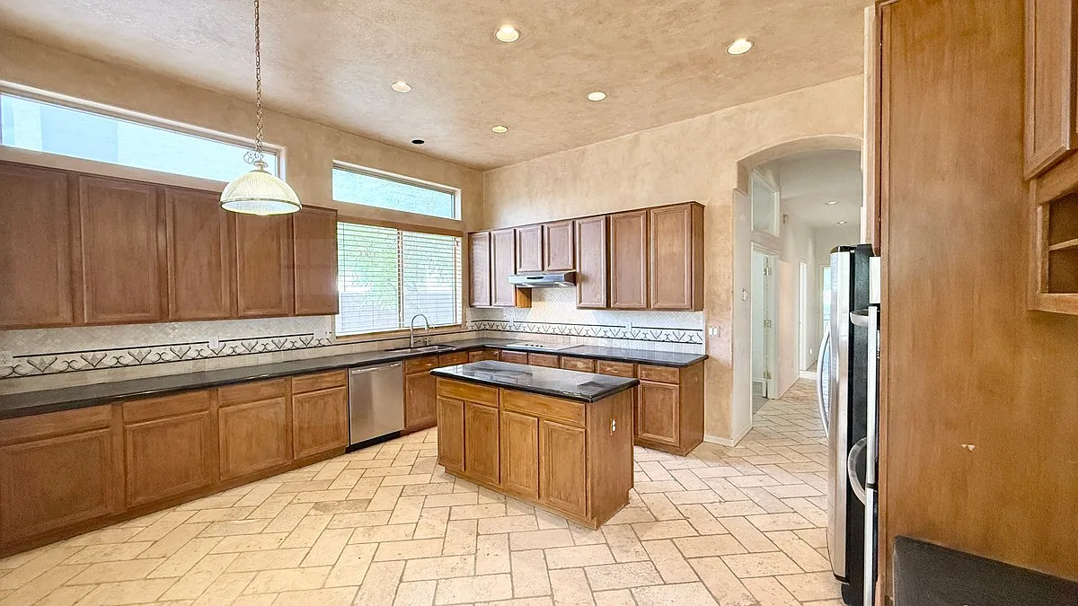 4 bed, 2.0 bath, 2445 sqft, $3,199 — Photo 2