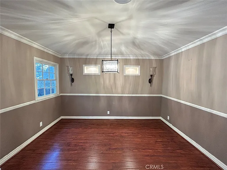 300 S Timken Rd — Photo 12