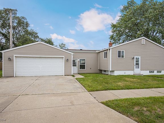 2nd image of 5519 Vickie Ln
