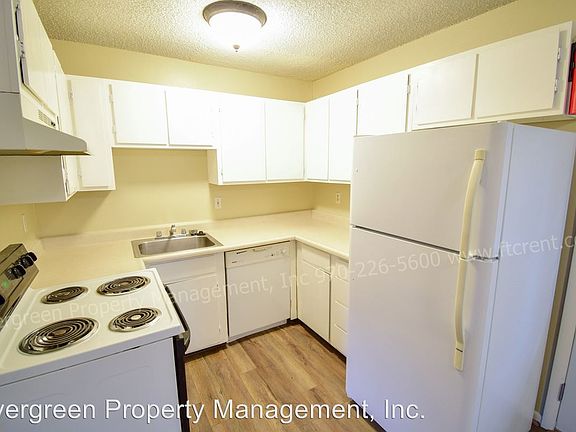 3rd image of 736 37th Ave APT B