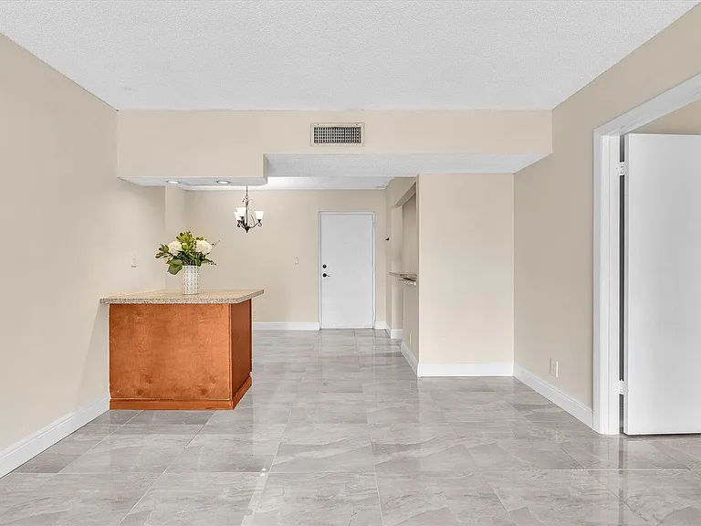 470 NW 20th St #3020 — Photo 23
