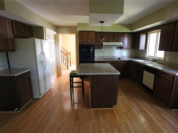 2nd image of 21 Locke Dr