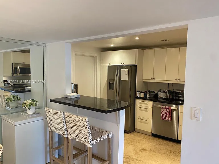 210 Sea View Dr — Photo 6