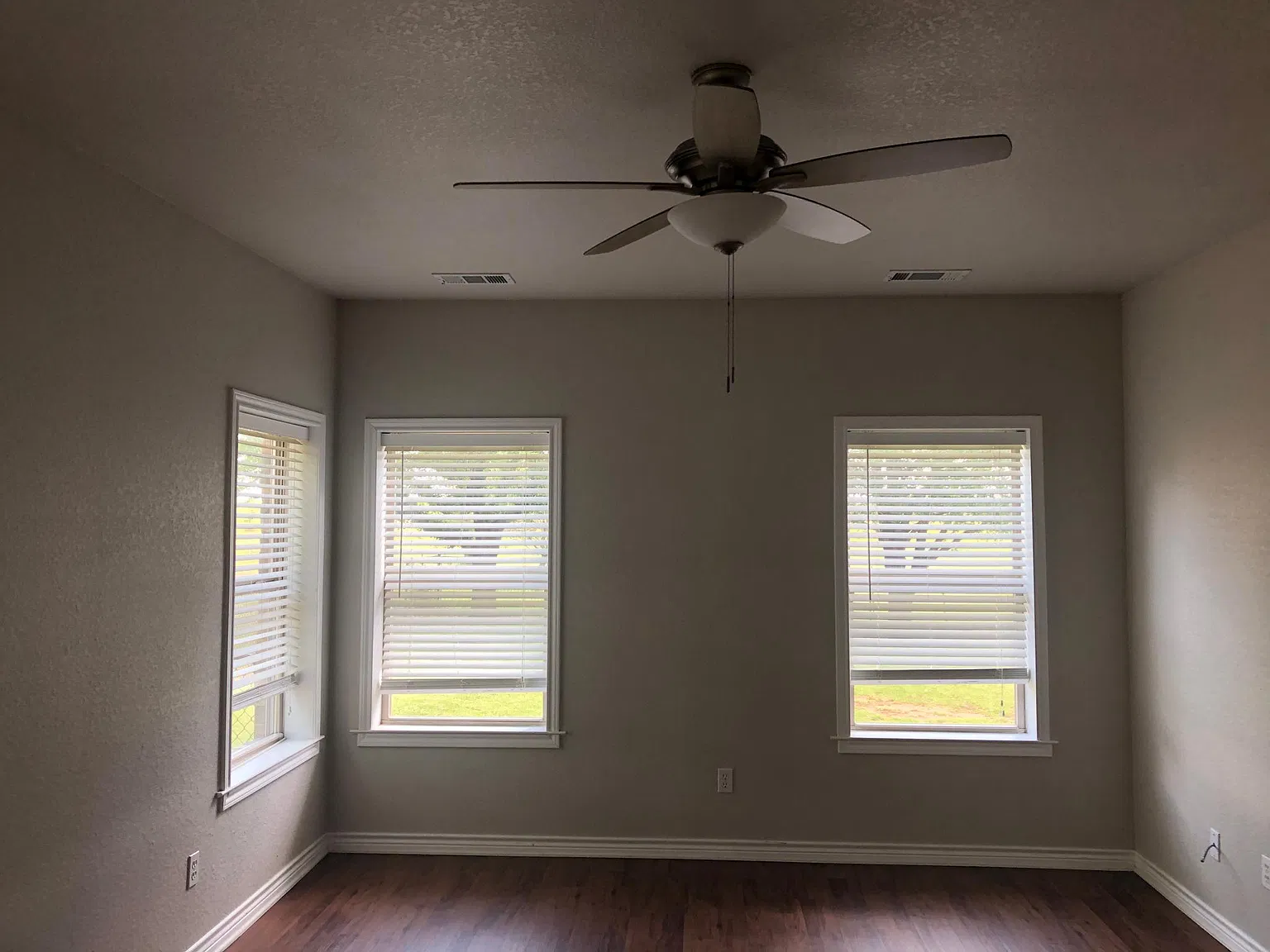 3 bed, 2.5 bath, 1904 sqft, $2,400 — Photo 4