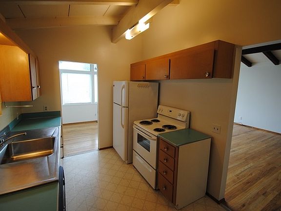 3rd image of 1243 106th Pl NE