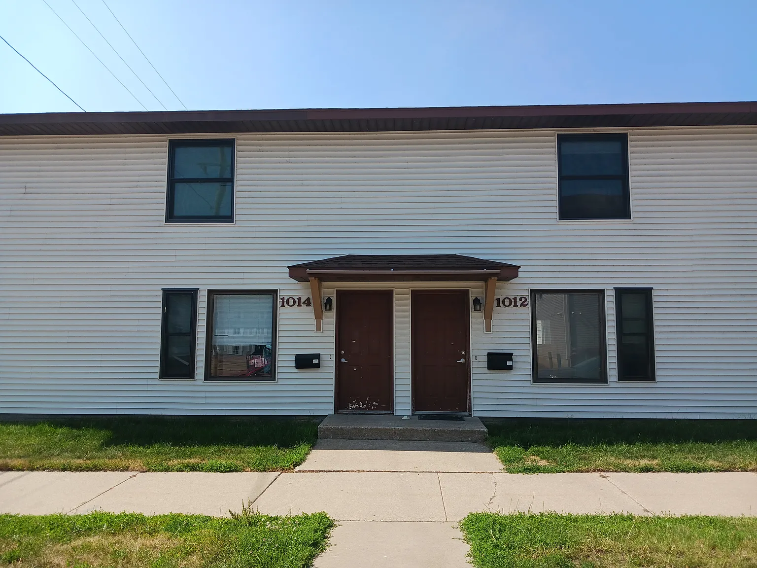 5 bed, 1600 sqft, $2,400 — Photo 2