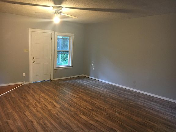 Downstairs rec room (1 of 2)