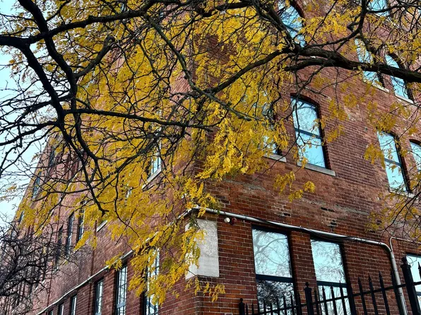 6533 E Jefferson Ave APT 327, Detroit, MI 48207