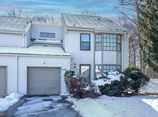 418 Hawthorne Ct, Raritan Twp., NJ 08822