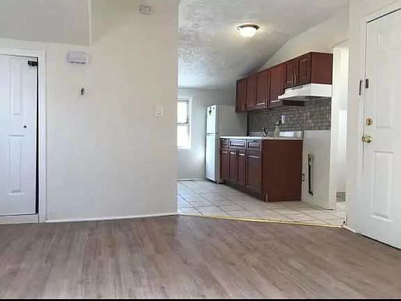 3rd image of 65 Durand Pl APT 3