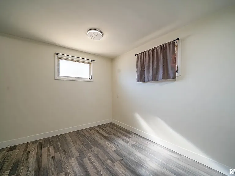 324 S James St — Photo 9