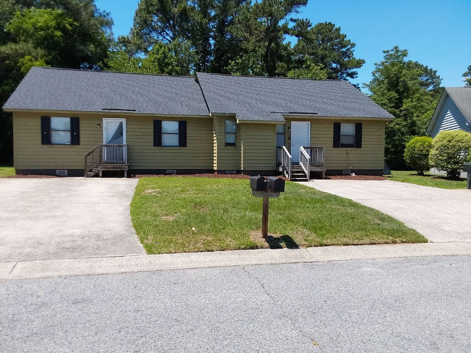 2 bed, 2.0 bath, 940 sqft, $1,050 — Photo 2