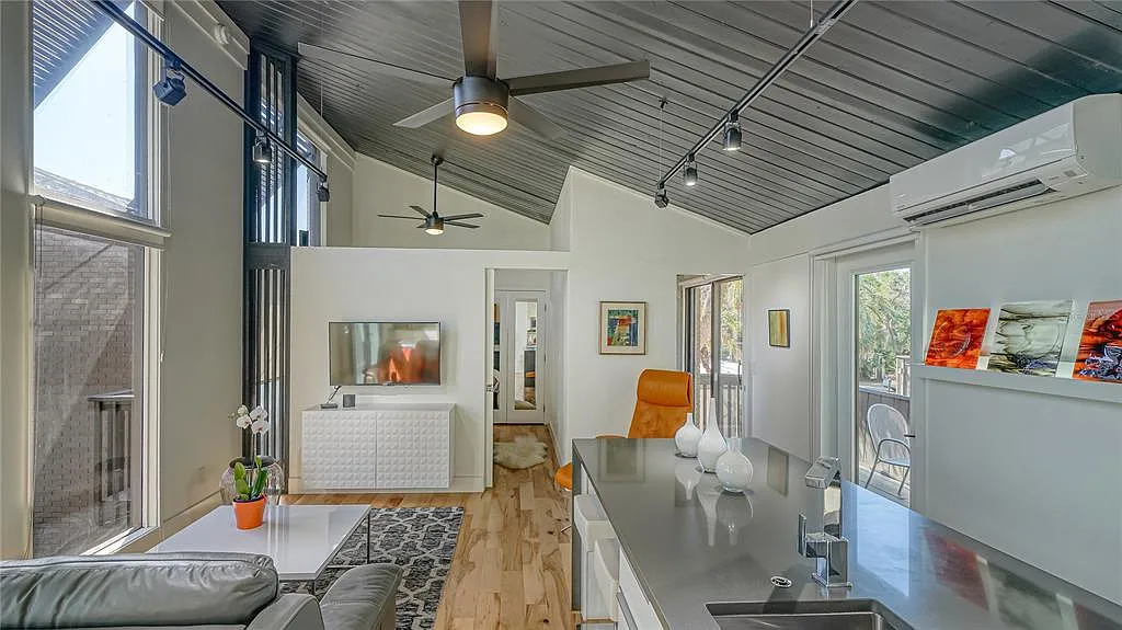 1 bed, 561 sqft, $3,500 — Photo 4