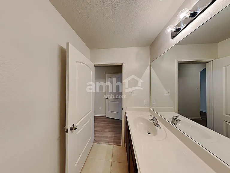 22718 Klingamans Way — Photo 18