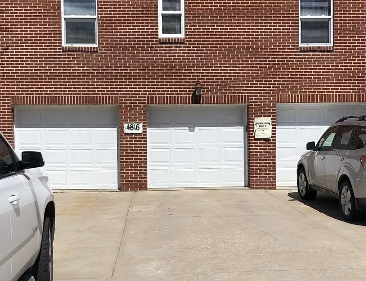 4816 Cass St — Photo 2
