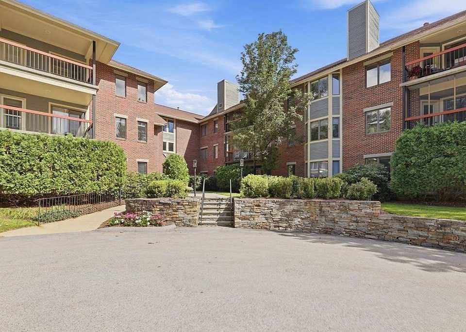 1st image of 770 Salisbury St APT 555
